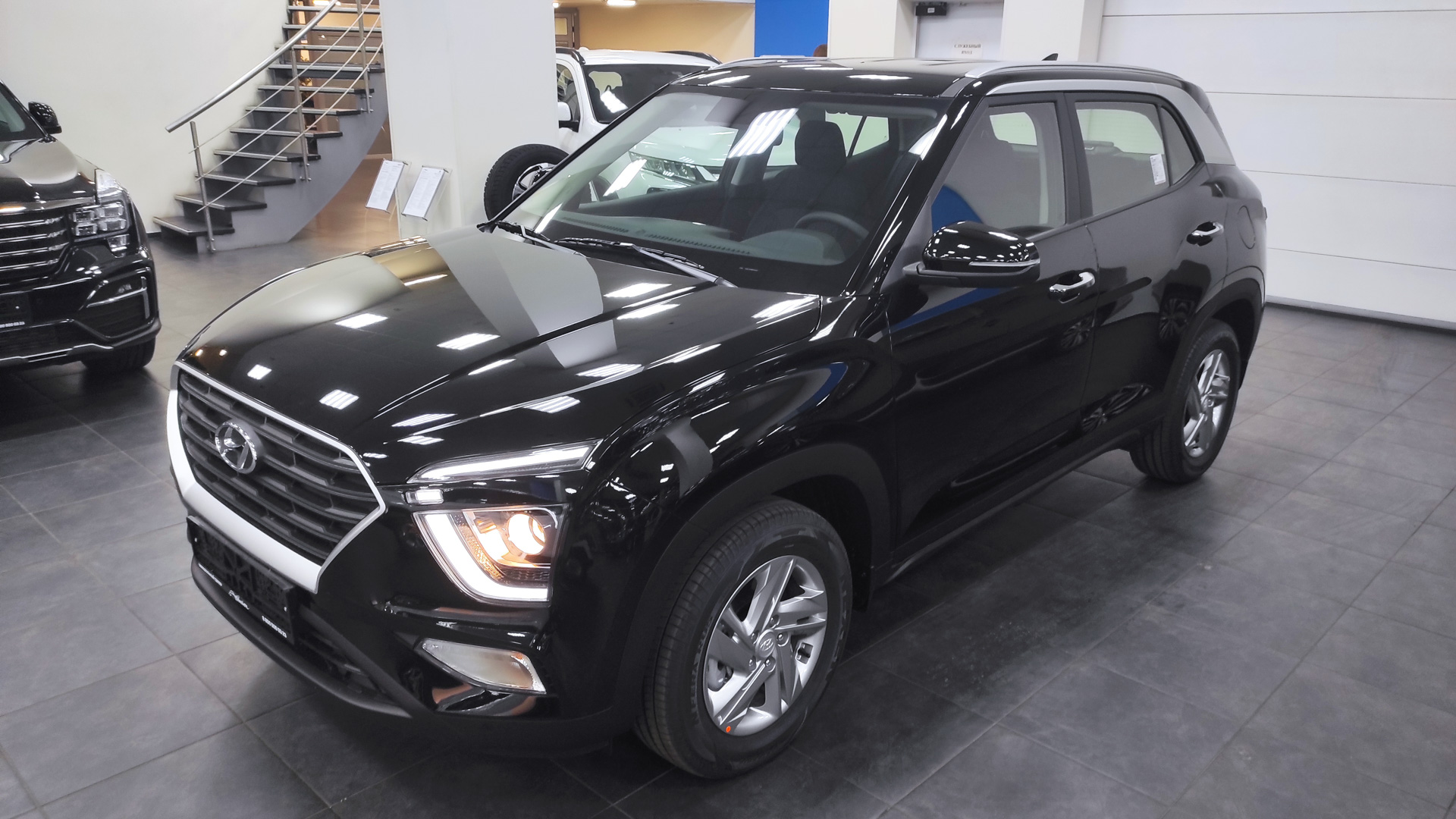 Новая Hyundai Creta 2022 серебристый цвет